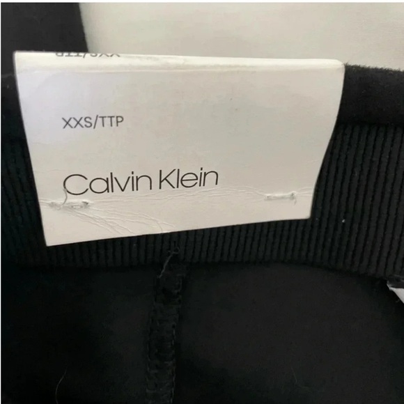 Calvin Klein Black faux suede Ankle Cropped legging pants - Picture 4 of 8